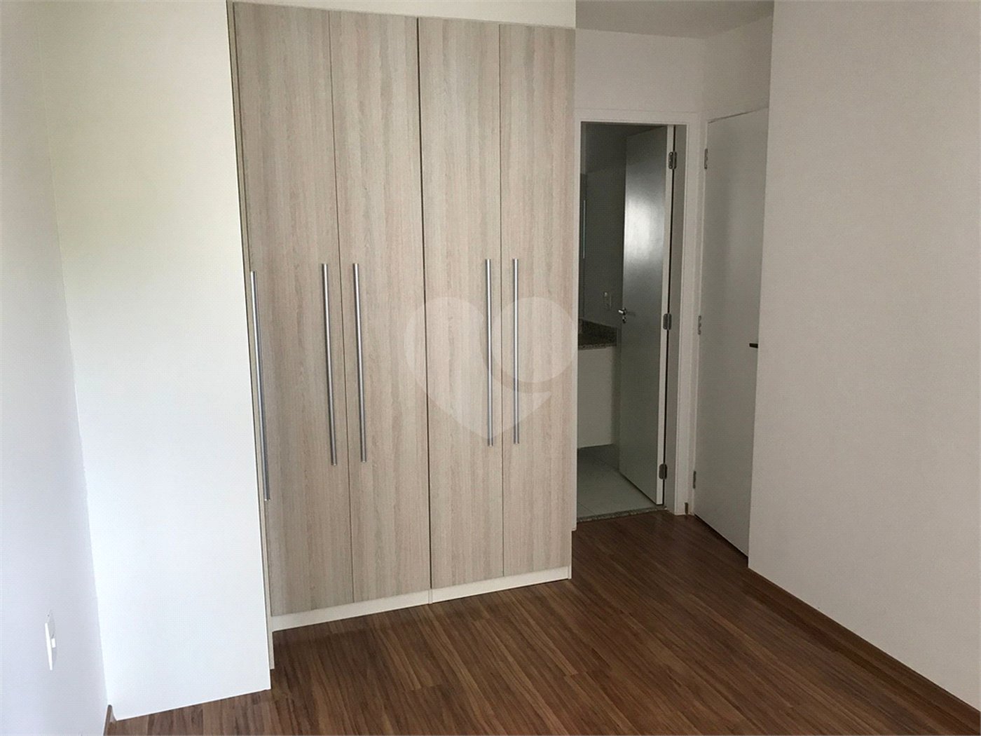 Apartamento à venda com 2 quartos, sendo 1 suíte,  em Melville Empresarial I e II, Barueri, SP