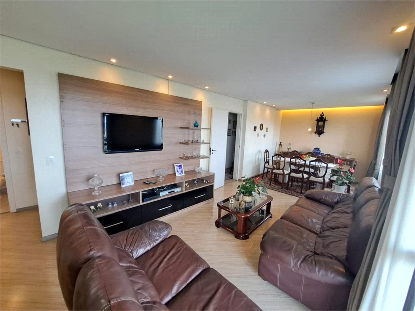 Apartamento à venda com 3 suítes em Vila Suzana, São Paulo, SP