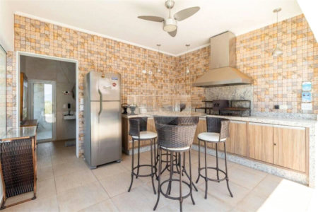 Casa à venda com 3 quartos, sendo 1 suíte, no condomínio Vale do Sol, Bom Jesus dos Perdões - SP