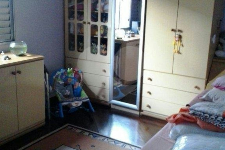 Sobrado à venda com 3 quartos, sendo 1 suíte, em Vila Galvão, Guarulhos, SP