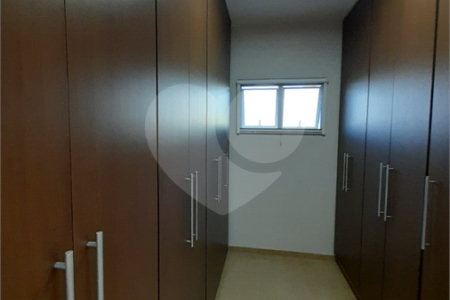 Casa à venda com 4 quartos, sendo 3 suítes, no condomínio Residencial Terras de Vinhedo, Vinhedo - SP