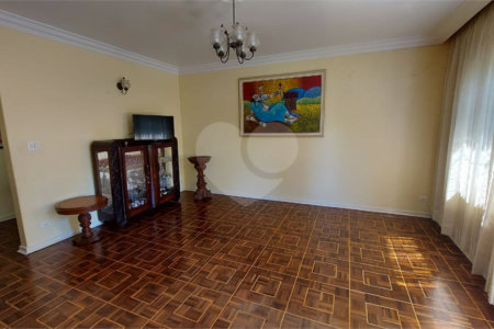 Casa à venda com 4 quartos, sendo 2 suítes, em Jardim São Caetano, São Caetano do Sul, SP