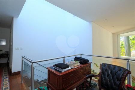 Casa à venda com 4 suítes no condomínio Vila Alba, São Paulo - SP