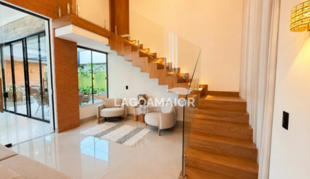 Casa à venda com 4 quartos, sendo 4 suítes, no condomínio Residencial Villa Dumont, Três Lagoas - MS