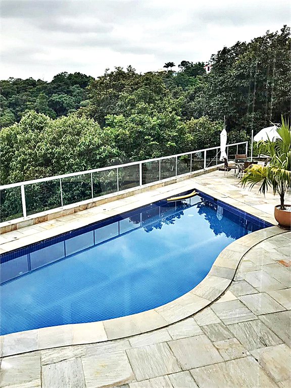 Casa à venda com 4 suítes no condomínio Residencial Jd. Ibiratiba, São Paulo - SP