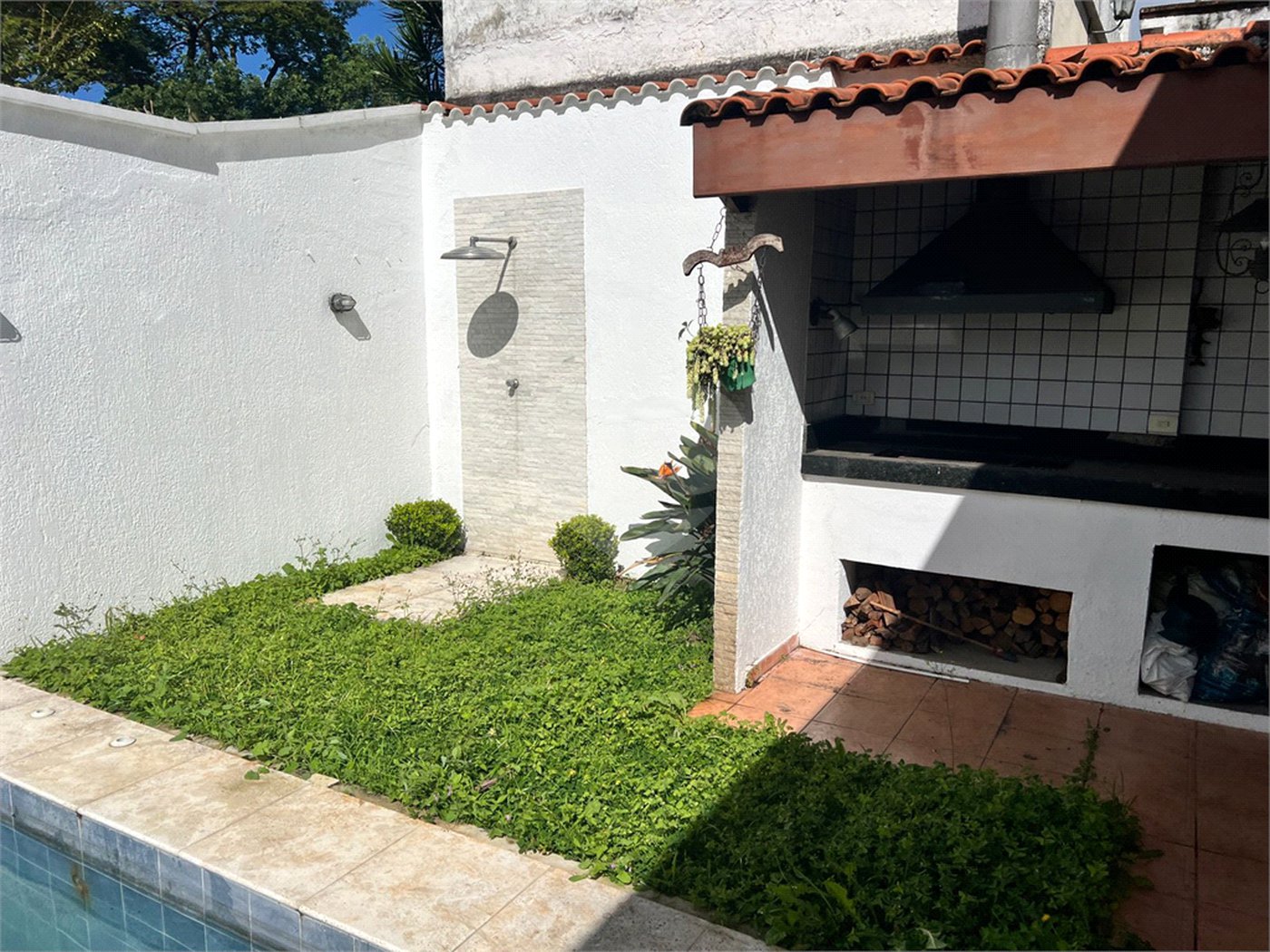 Casa à venda com 4 quartos, sendo 3 suítes, em Chácara Monte Alegre, São Paulo, SP