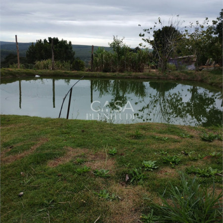 Chácara à venda com 3 quartos, sendo 1 suíte,  em Área Rural de Sarapuí, Sarapuí, SP