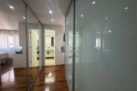 Apartamento à venda com 3 suítes em Jardim Marajoara, São Paulo, SP