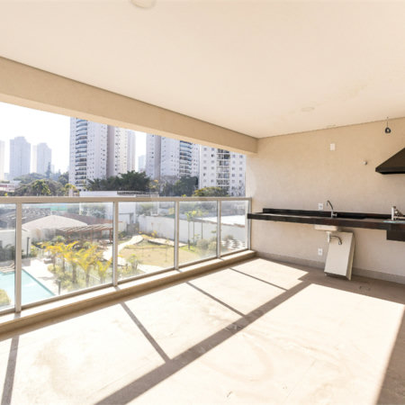 Apartamento à venda com 3 quartos, sendo 1 suíte,  em Vila Sofia, São Paulo, SP