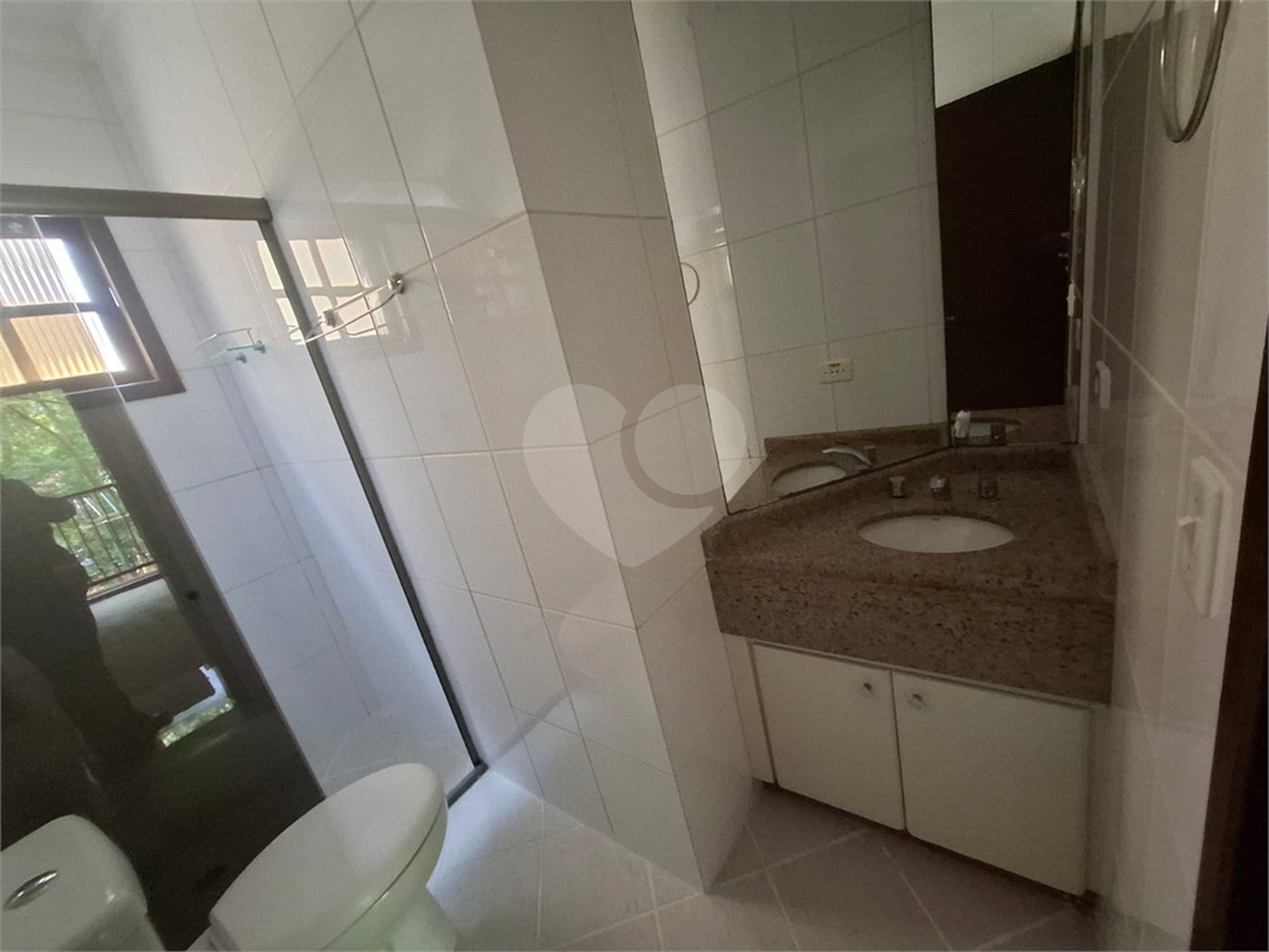 Casa para alugar com 4 quartos, sendo 2 suítes, no condomínio Palm Garden, São Paulo - SP