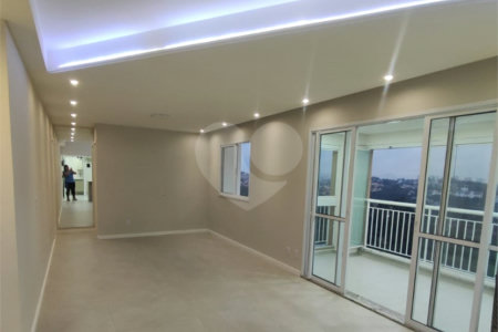 Apartamento à venda com 3 quartos, sendo 2 suítes,  em Jardim Arpoador, São Paulo, SP