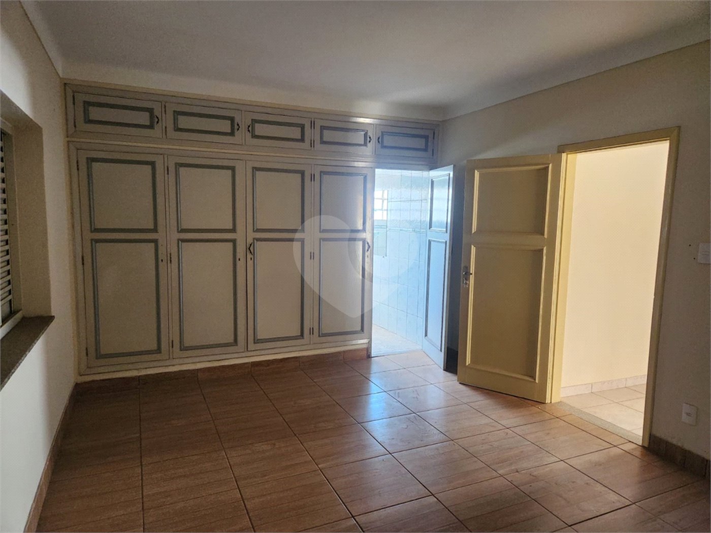Sobrado à venda com 4 quartos, sendo 1 suíte, no Centro, Araraquara, SP