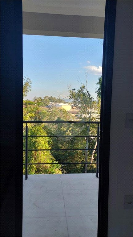 Casa à venda com 3 quartos, sendo 2 suítes, no condomínio Reserva dos Jatobás, Louveira - SP