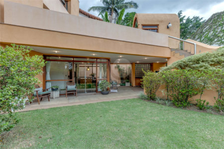 Casa à venda com 5 quartos, sendo 4 suítes, em Alto da Boa Vista, São Paulo, SP