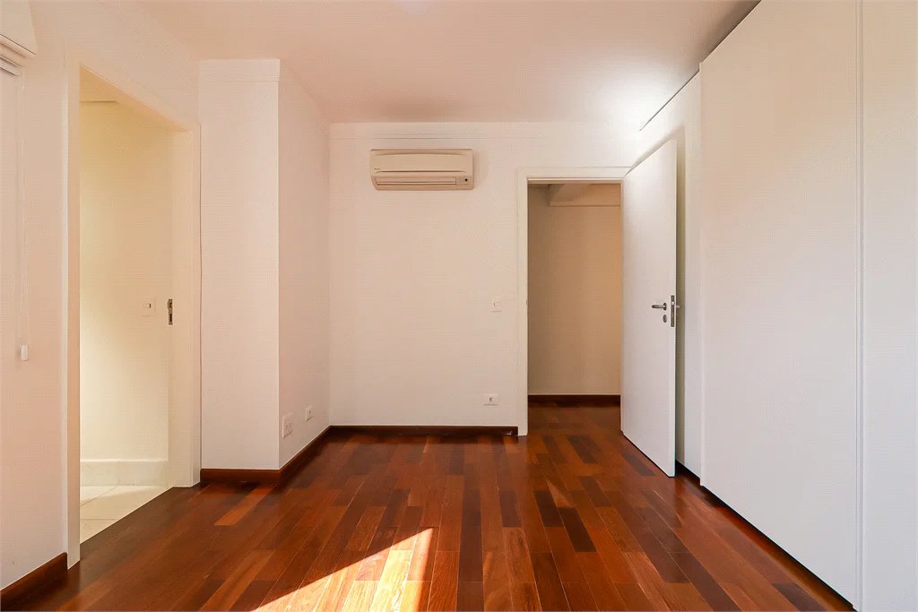 Apartamento à venda com 3 suítes em Cidade Monções, São Paulo, SP