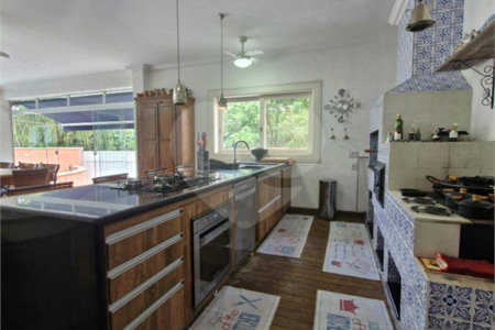 Casa à venda com 4 suítes no condomínio Estância Marambaia, Vinhedo - SP