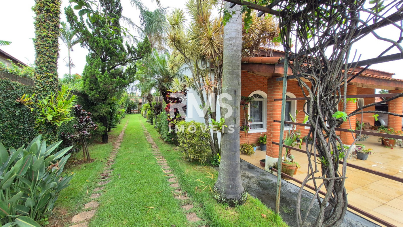 Casa à venda com 4 quartos, sendo 1 suíte,  em Villarejo Sopé da Serra (Vilarejo), Cabreúva, SP
