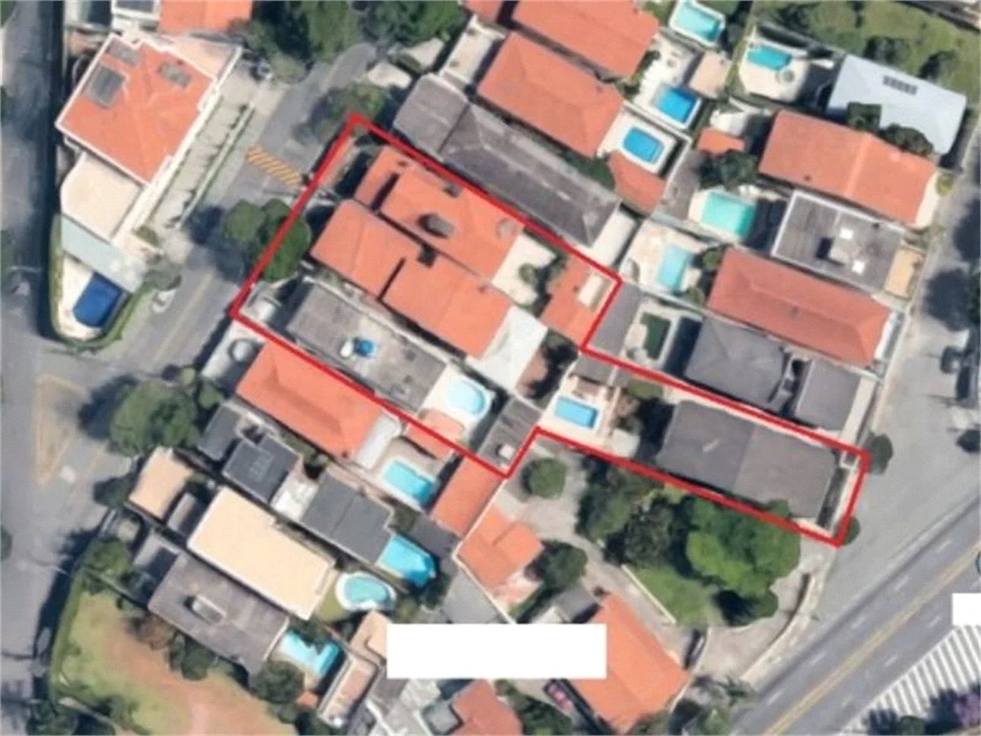 Terreno à venda com 20 quartos, sendo 10 suítes, em Vila Sônia, São Paulo, SP