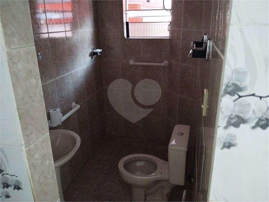 Casa à venda com 4 quartos, sendo 2 suítes, em Vila Santa Margarida, Ferraz de Vasconcelos, SP