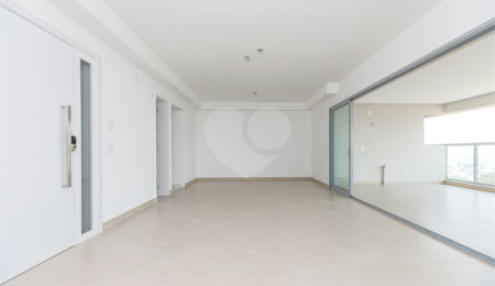 Apartamento à venda com 3 suítes em Jardim Marajoara, São Paulo, SP