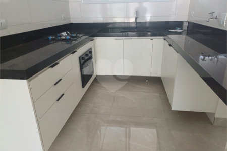 Casa à venda com 3 quartos, sendo 1 suíte, no condomínio Costa das Areias, Salto - SP