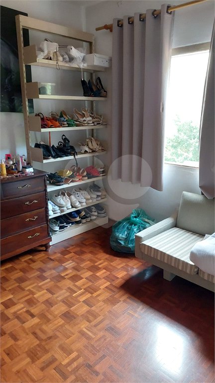 Casa à venda com 7 quartos, sendo 2 suítes, em Jardim Londrina, São Paulo, SP