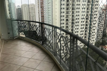 Apartamento à venda ou para alugar com 3 suítes em Moema, São Paulo, SP