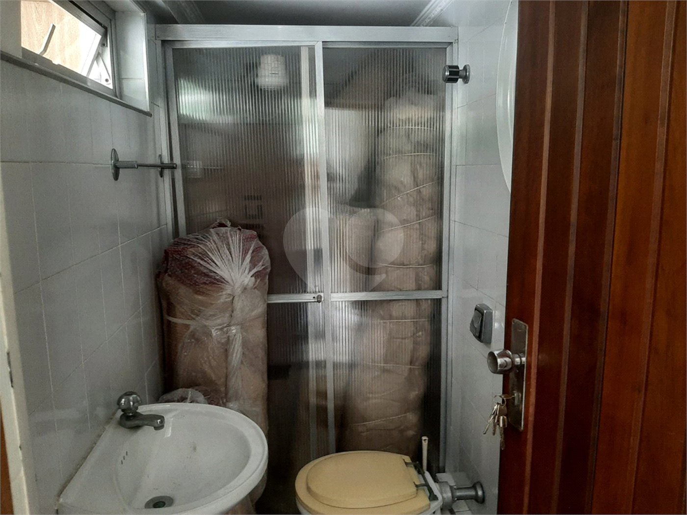 Sobrado à venda com 4 quartos, sendo 2 suítes, em Tremembé, São Paulo, SP