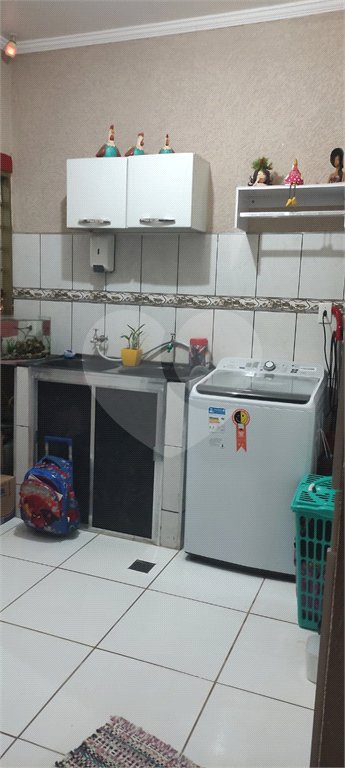 Casa térrea com 2 dormitórios.
