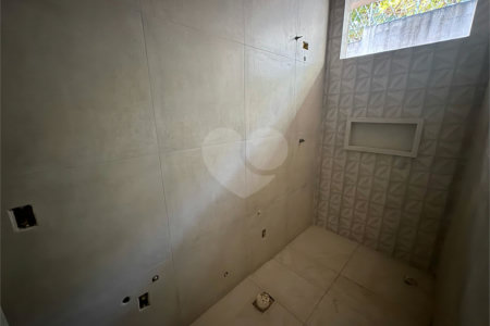 Casa em condominio em reta final de obras