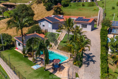 Casa à venda com 4 suítes no condomínio Vale da Santa Fé, Vinhedo - SP