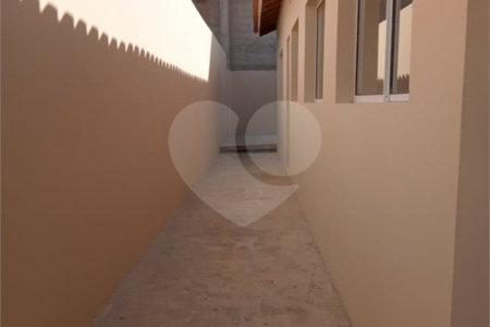 Casa à venda com 2 quartos, sendo 1 suíte,  em Reneville, Mairinque, SP