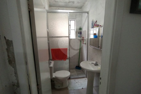 Casa à venda com 6 quartos, sendo 2 suítes, em Chora Menino, São Paulo, SP