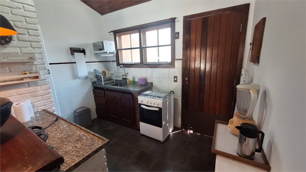 Casa para alugar com 3 quartos, sendo 2 suítes, em Praia Rasa, Armação dos Búzios, RJ