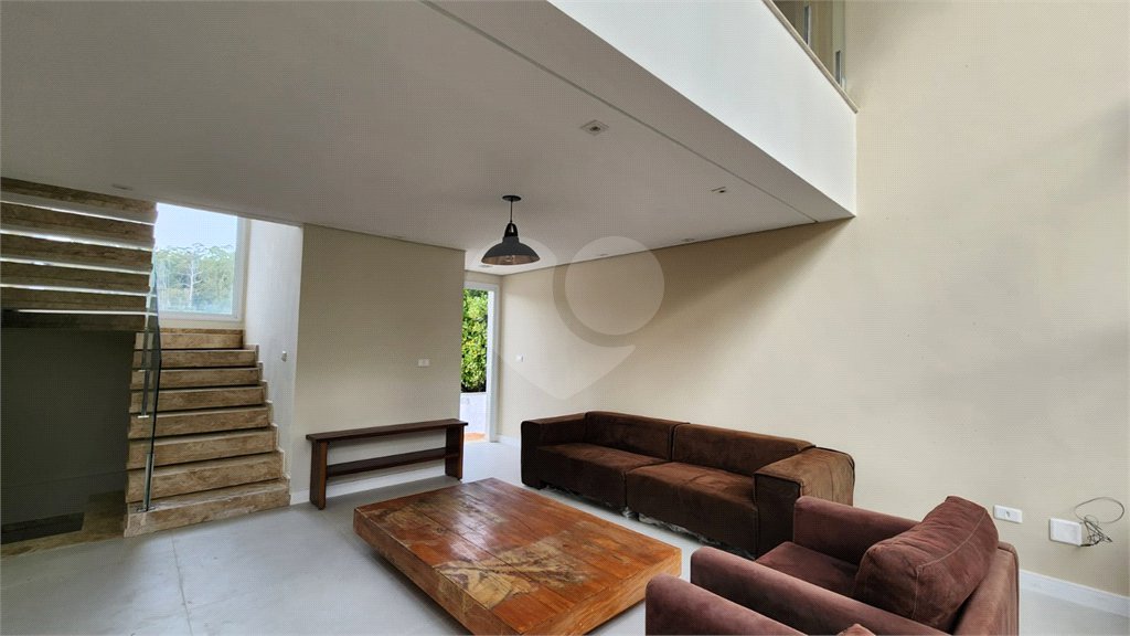 Casa à venda com 5 quartos, sendo 2 suítes, no condomínio Residencial Jardim Primavera, Louveira - SP