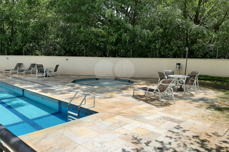 Apartamento à venda ou para alugar com 3 quartos, sendo 1 suíte, em Morumbi, São Paulo, SP