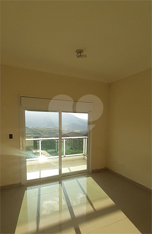 Casa em condomínio à venda ou para alugar com 5 quartos, sendo 3 suítes,  no Centro, Bom Jesus dos Perdões, SP