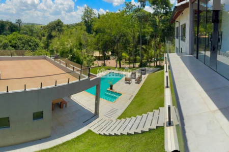 Casa à venda com 4 suítes no condomínio Portal Ouro Verde, Atibaia - SP