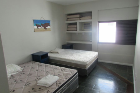Casa de Alto Padrão com 5 Suítes e Lazer Completo– Guarujá
