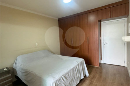 Sobrado à venda com 3 quartos, sendo 1 suíte, em Vila Nivi, São Paulo, SP