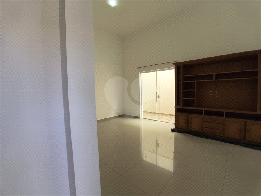 Casa à venda com 3 quartos, sendo 1 suíte,  em Jardim Pagliato, Sorocaba, SP