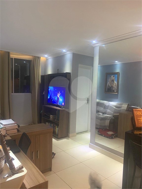 Apartamento à venda com 2 quartos em Jardim Itamarati, Poá, SP
