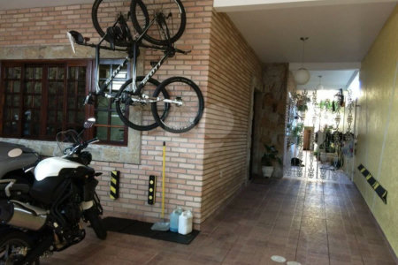 Sobrado à venda com 5 quartos, sendo 4 suítes,  em Vila Mazzei, São Paulo, SP