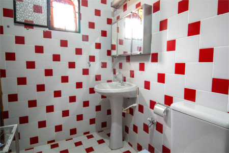 Casa à venda ou para alugar com 5 quartos, sendo 2 suítes, no condomínio Restinga Verde, São Roque - SP
