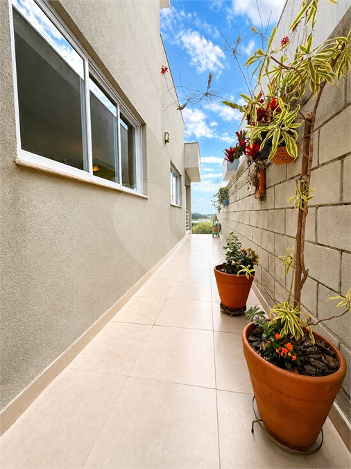 Casa à venda com 3 suítes no condomínio Via Castelli, Louveira - SP