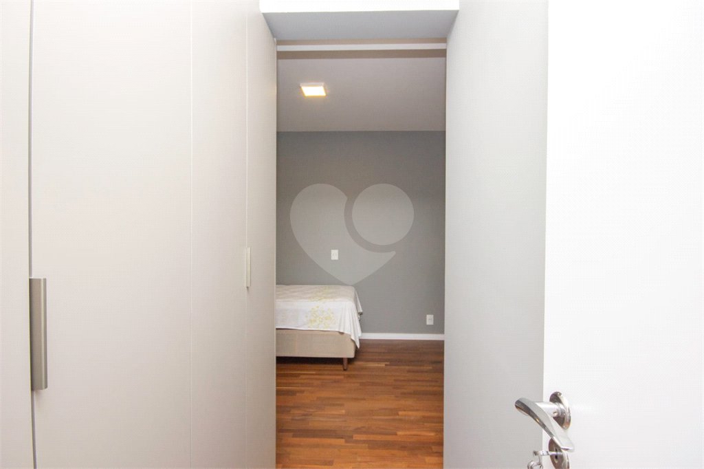 Apartamento à Venda na Vila Mariana com 163m², 3 Suítes e Varanda Gourmet