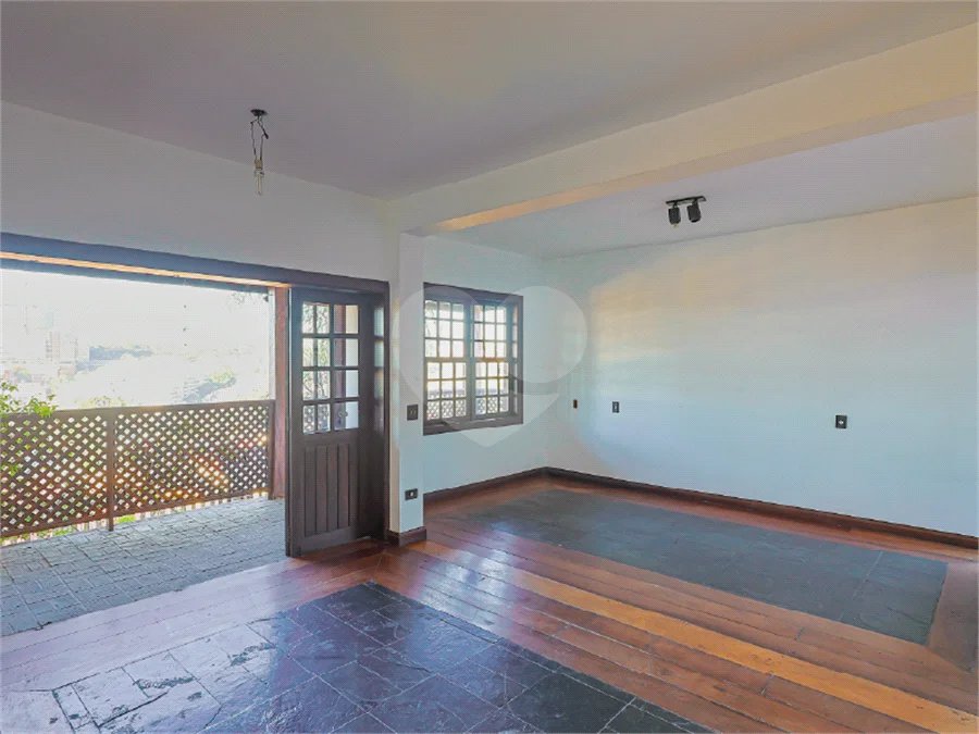 Sobrado à venda com 3 quartos, sendo 1 suíte,  em Jardim Leonor, São Paulo, SP