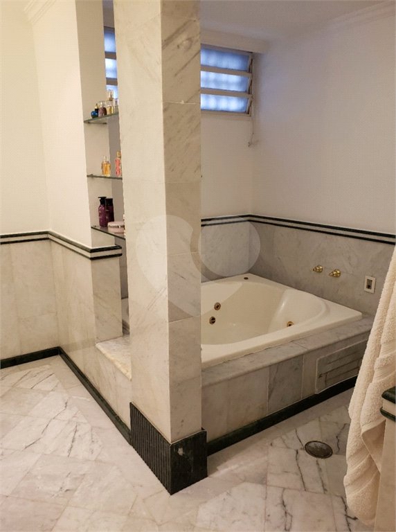 Apartamento à venda com 3 quartos, sendo 1 suíte,  em Jardim América, São Paulo, SP