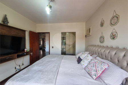 Sobrado à venda com 3 quartos, sendo 1 suíte,  em Vila Trujillo, Sorocaba, SP