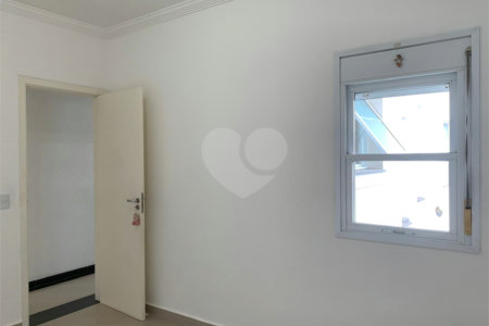 Sobrado à venda com 4 quartos, sendo 1 suíte, em Vila Campo Grande, São Paulo, SP